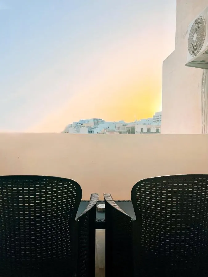 Brand New Apartment With Terrace St Julians - Sleeps 4 San Ġiljan